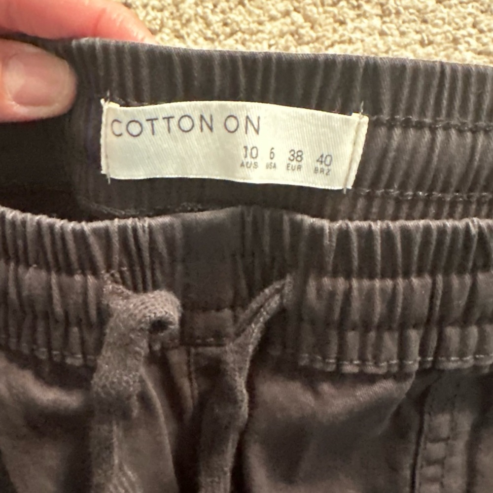 Women cotton on slim cargo pants size 6